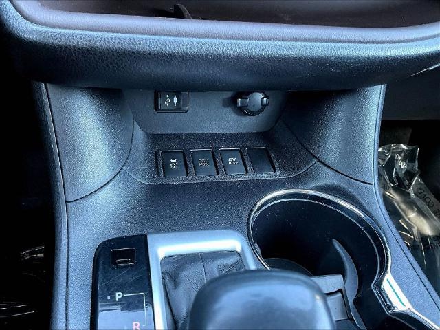 2016 Toyota Highlander - $17,999