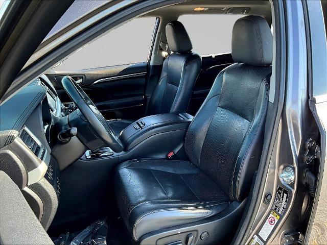 2016 Toyota Highlander - $17,999