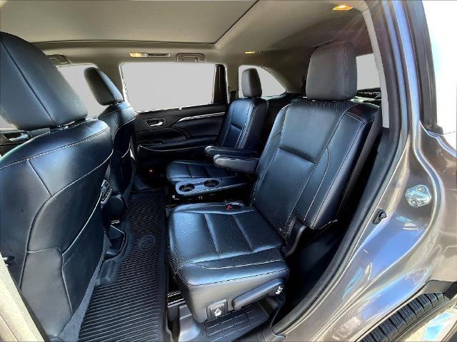 2016 Toyota Highlander - $17,999