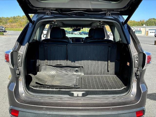 2016 Toyota Highlander - $17,999
