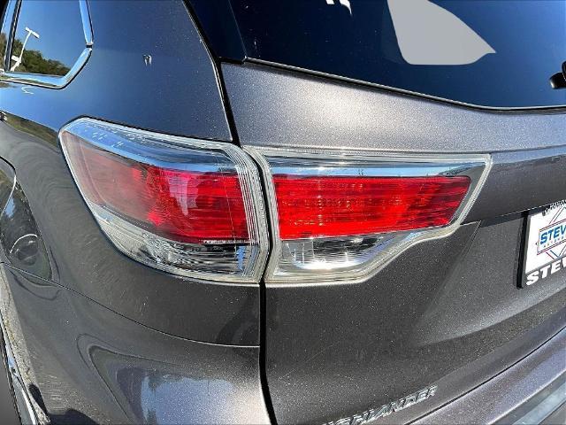 2016 Toyota Highlander - $17,999