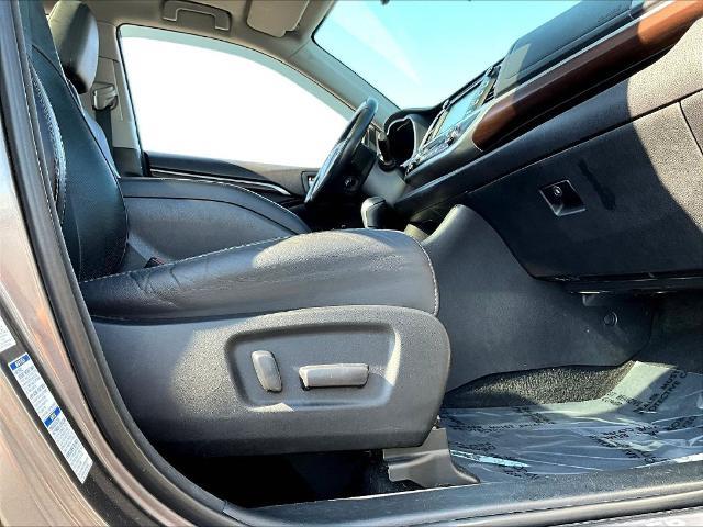 2016 Toyota Highlander - $17,999