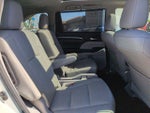 2015 Highlander Hybrid Thumbnail 30