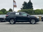 2016 Highlander Hybrid Thumbnail 3