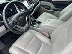 2016 Highlander Hybrid Thumbnail 10