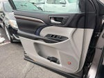 2016 Highlander Hybrid Thumbnail 20