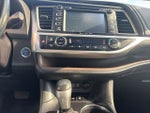 2017 Highlander Hybrid Thumbnail 21
