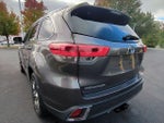 2017 Highlander Hybrid Thumbnail 3