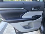 2019 Highlander Hybrid Thumbnail 15