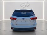 2017 Highlander Hybrid Thumbnail 4