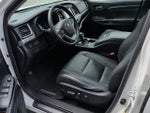 2017 Highlander Hybrid Thumbnail 15