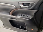 2018 Highlander Hybrid Thumbnail 12