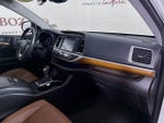 2017 Highlander Hybrid Thumbnail 33