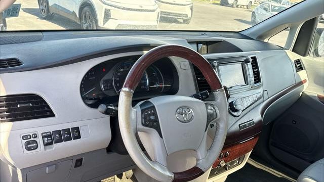 2014 Toyota Sienna XLE 7-Passenger