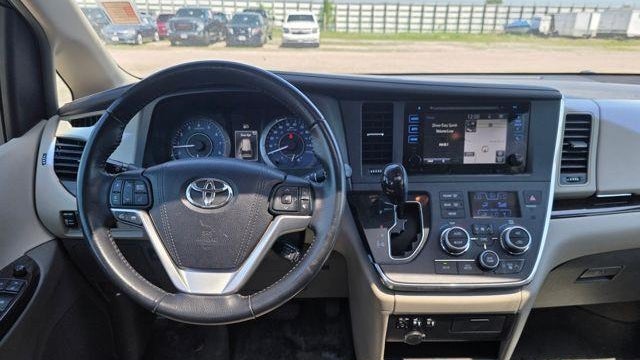2015 Toyota Sienna XLE 7-Passenger