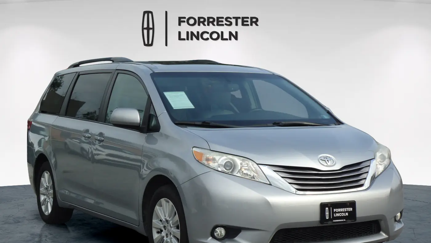 Preowned 2015 Toyota Sienna XLE 7-Passenger for Sale