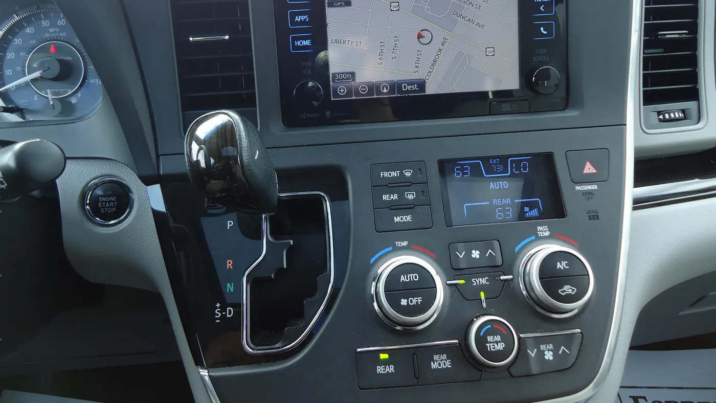 2015 Toyota Sienna XLE 7-Passenger
