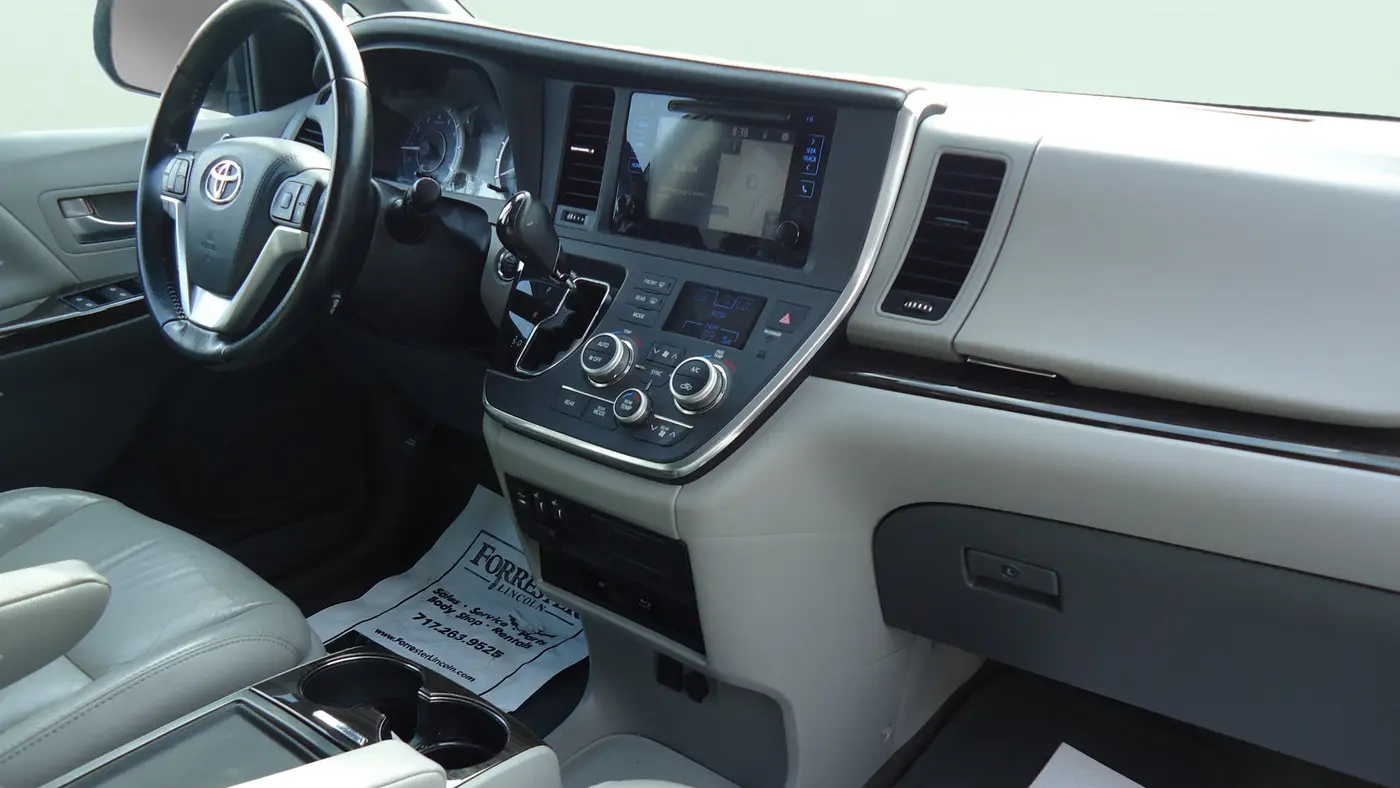 2015 Toyota Sienna XLE 7-Passenger
