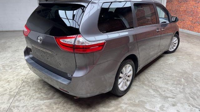2015 Toyota Sienna XLE 7-Passenger