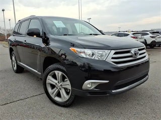 2013 Toyota Highlander with Black Exterior