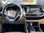 2016 Highlander Thumbnail 6