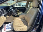 2016 Highlander Thumbnail 9