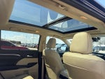 2016 Highlander Thumbnail 19