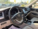 2015 Highlander Thumbnail 17