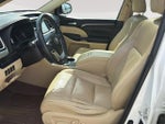 2016 Highlander Thumbnail 9