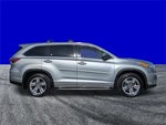 2016 Highlander Thumbnail 3