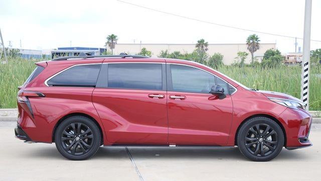 2023 Toyota Sienna XSE 7-Passenger