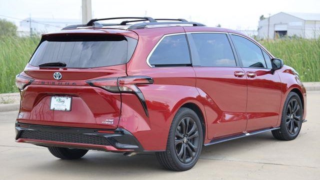 2023 Toyota Sienna XSE 7-Passenger