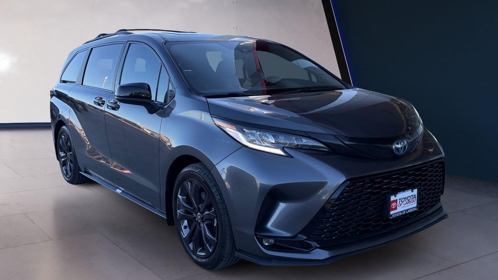 2025 Toyota Sienna XSE 7-Passenger