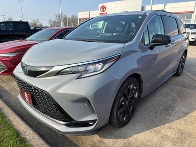 2023 Toyota Sienna XSE 7-Passenger 4DR Mini-Van