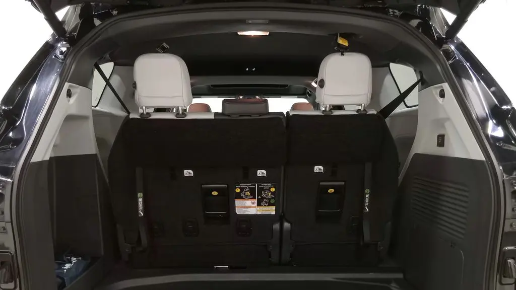 2023 Toyota Sienna XSE 7-Passenger