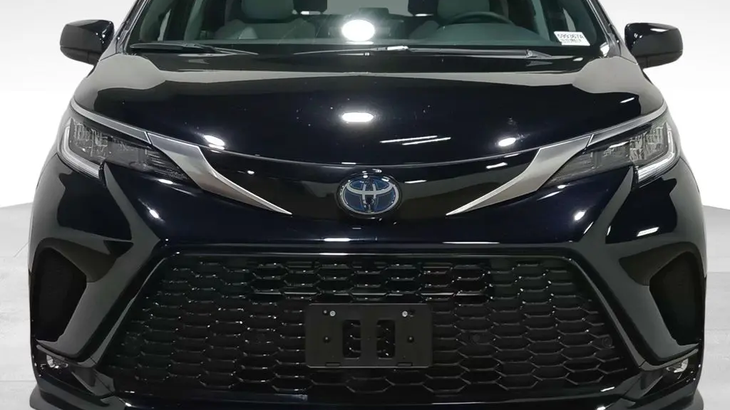 2023 Toyota Sienna XSE 7-Passenger