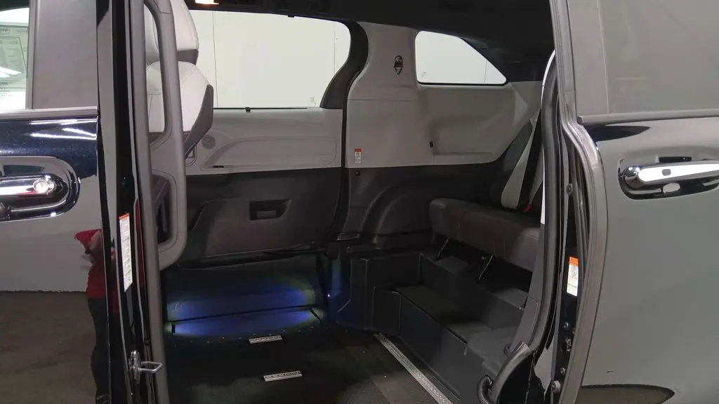 2023 Toyota Sienna XSE 7-Passenger