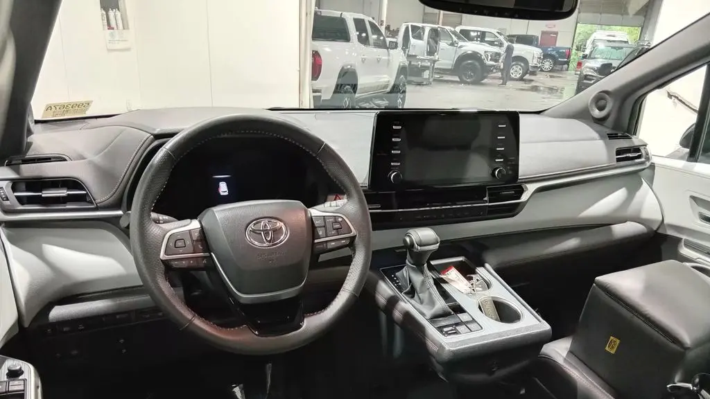 2023 Toyota Sienna XSE 7-Passenger
