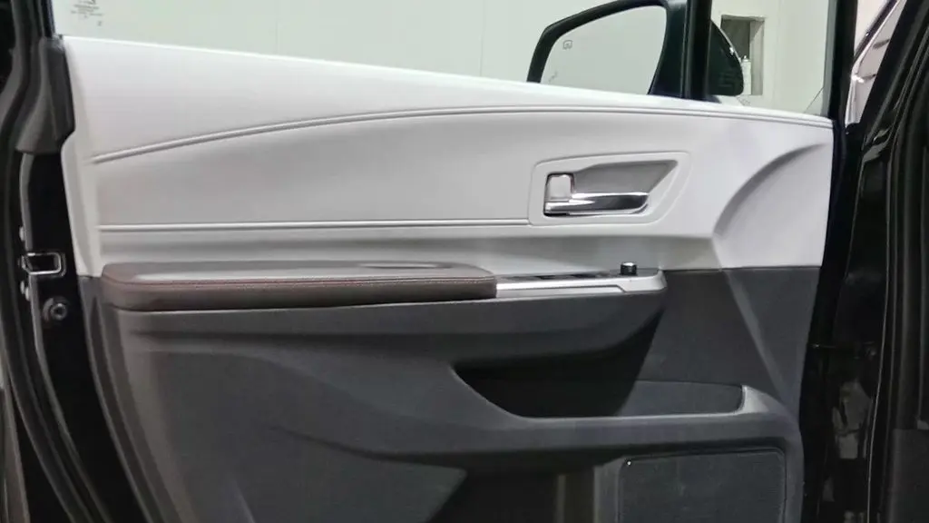 2023 Toyota Sienna XSE 7-Passenger