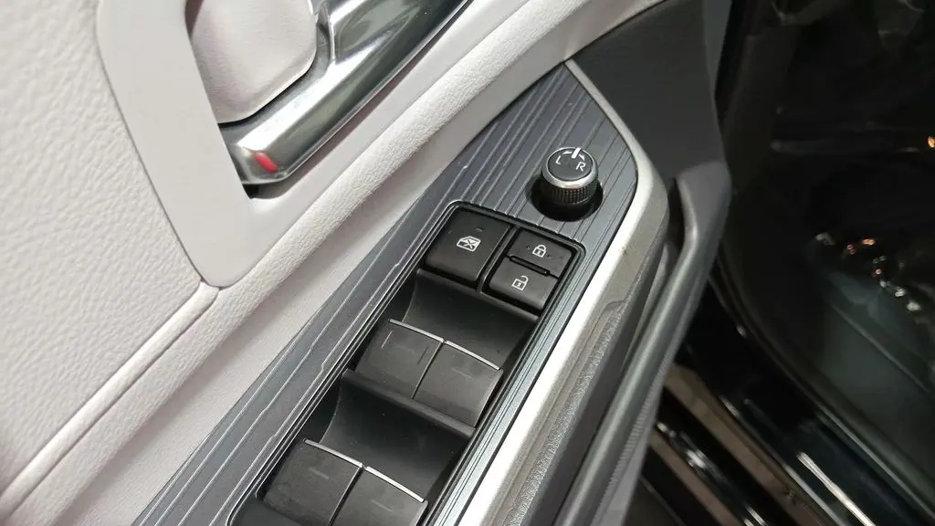 2023 Toyota Sienna XSE 7-Passenger