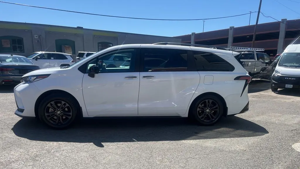 2025 Toyota Sienna XSE 7-Passenger