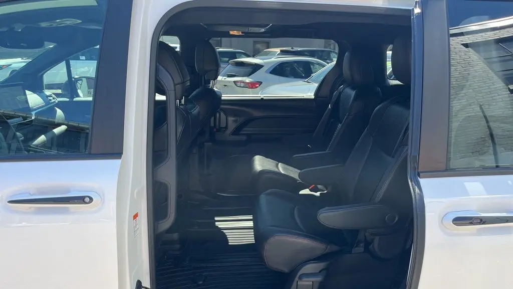 2025 Toyota Sienna XSE 7-Passenger