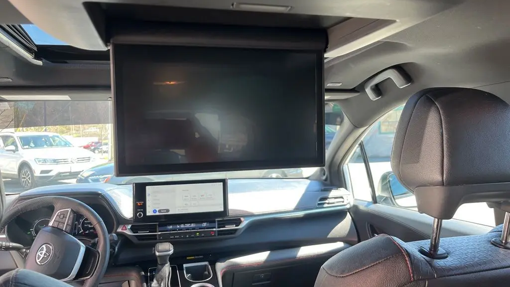 2025 Toyota Sienna XSE 7-Passenger