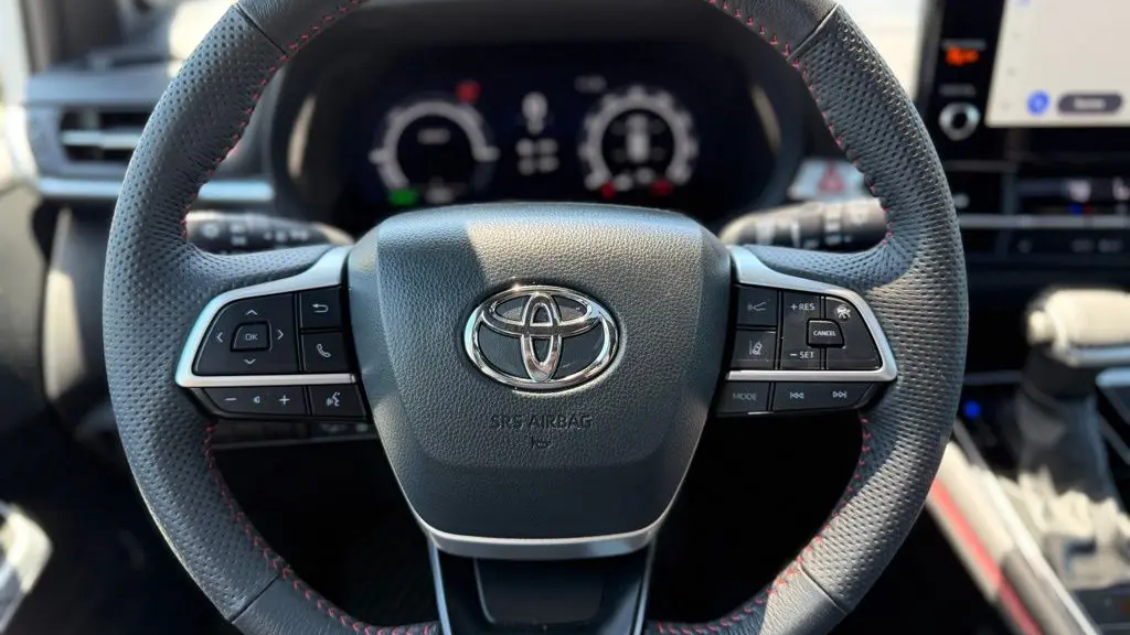 2025 Toyota Sienna XSE 7-Passenger
