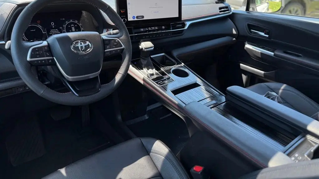 2025 Toyota Sienna XSE 7-Passenger