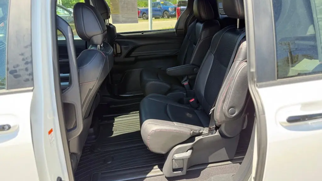 2025 Toyota Sienna XSE 7-Passenger