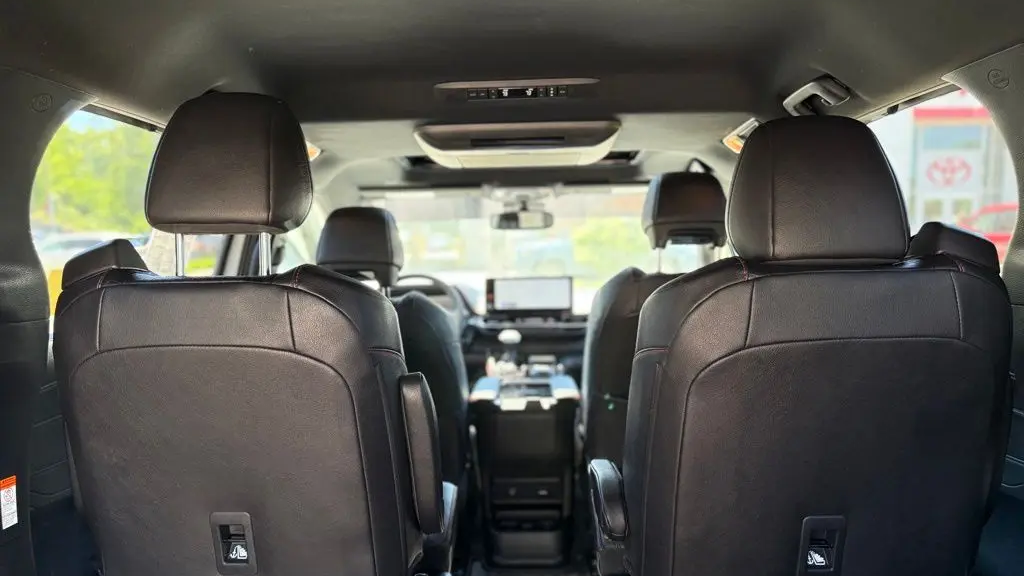 2025 Toyota Sienna XSE 7-Passenger