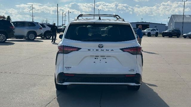 2023 Toyota Sienna XSE 7-Passenger