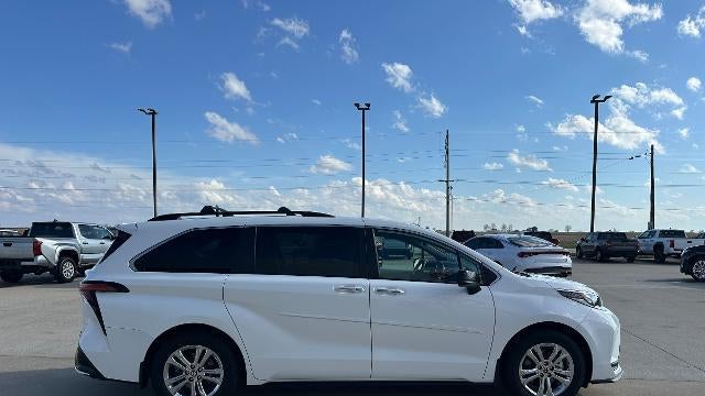 2023 Toyota Sienna XSE 7-Passenger