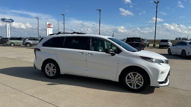 2023 Toyota Sienna XSE 7-Passenger